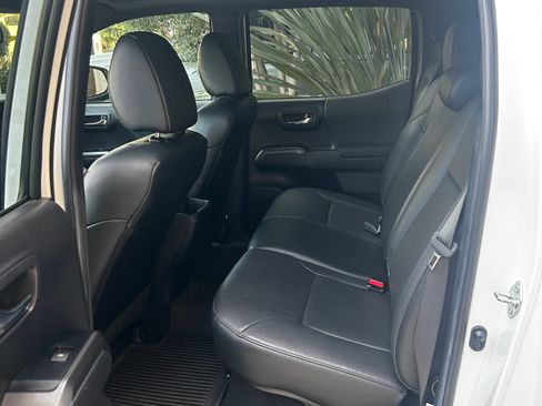 Used 2022 Toyota Tacoma TRD Sport w/ TRD Premium Sport Package image 10