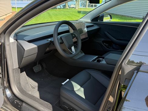 Used 2026 Tesla Model 3 AWD/4WD image 8