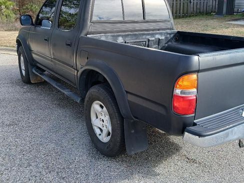 Used 2004 Toyota Tacoma PreRunner image 2