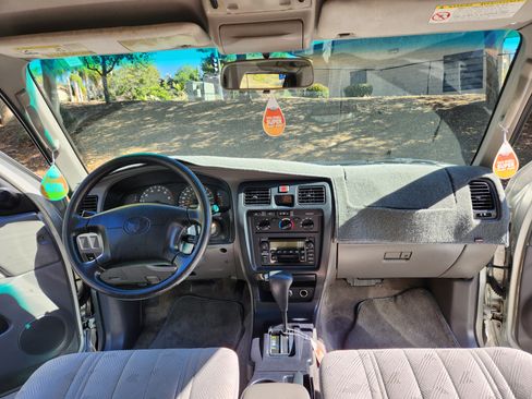 Used 2002 Toyota 4Runner SR5 image 11