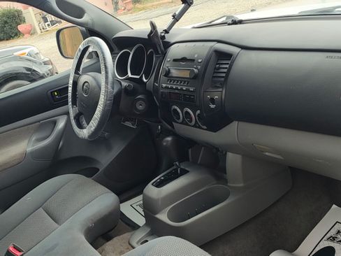 Used 2006 Toyota Tacoma 2WD Regular Cab image 8
