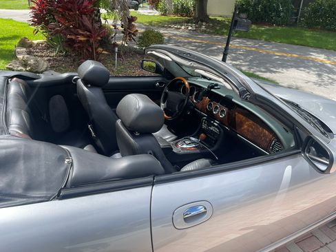 Used 2005 Jaguar XK8 Convertible image 8