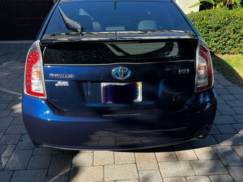 Used 2015 Toyota Prius Two image 9