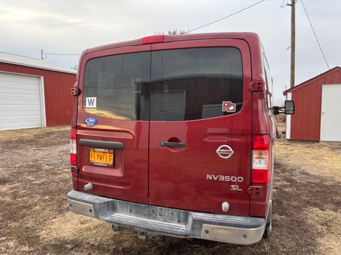 Used 2020 Nissan NV 3500 SL image 4