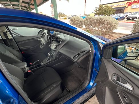 Used 2018 Ford Focus SE image 15