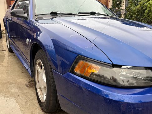 Used 2004 Ford Mustang Coupe image 2