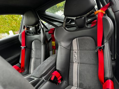 Used 2018 Porsche 911 GT3 RWD image 25