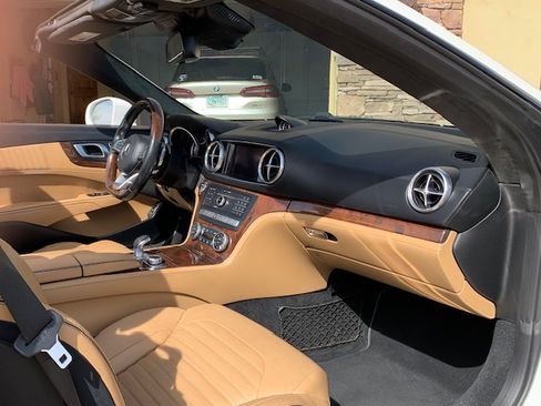 Used 2018 Mercedes-Benz SL 450 image 25
