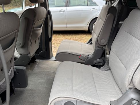 Used 2009 Nissan Quest S w/ Drivers Pkg image 10