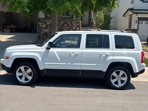 Used 2014 Jeep Patriot Limited AWD/4WD image 1