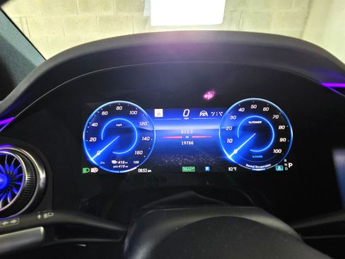 Used 2022 Mercedes-Benz EQS 580 4MATIC Sedan image 11