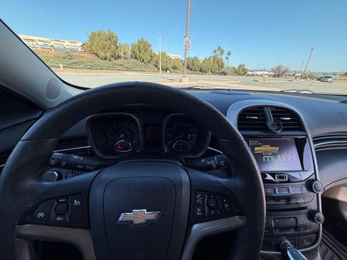 Used 2016 Chevrolet Malibu LT FWD image 18