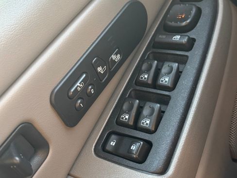 Used 2007 GMC Sierra 2500 SLT w/ Heavy-Duty Power Package AWD/4WD image 11