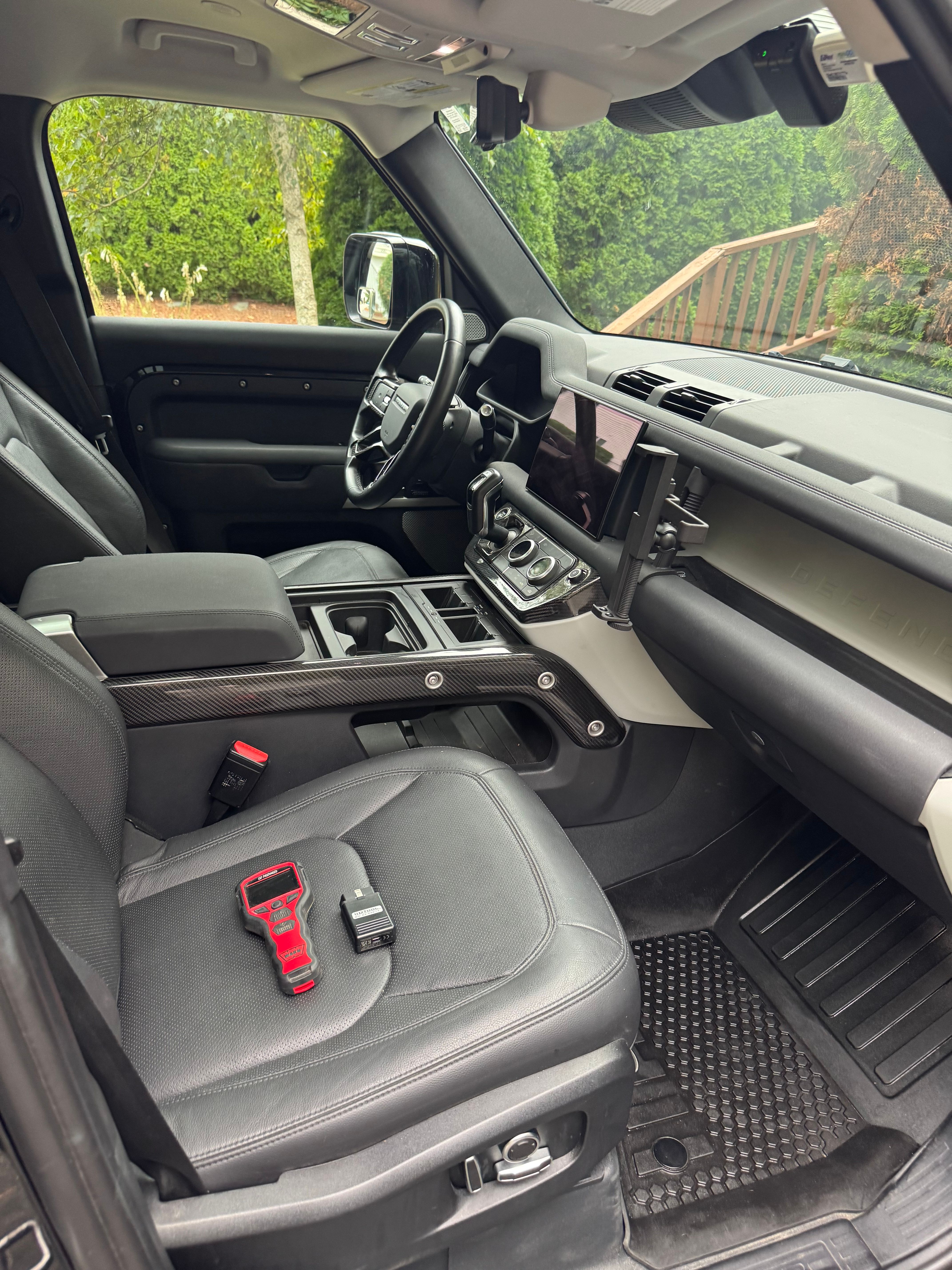Used 2023 Land Rover Defender 130 SE AWD/4WD image 20