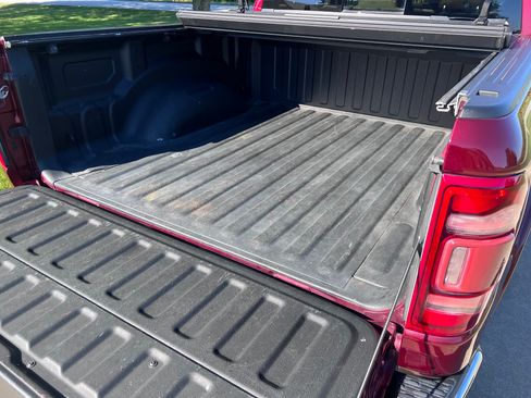 Used 2020 RAM 1500 Laramie AWD/4WD image 13