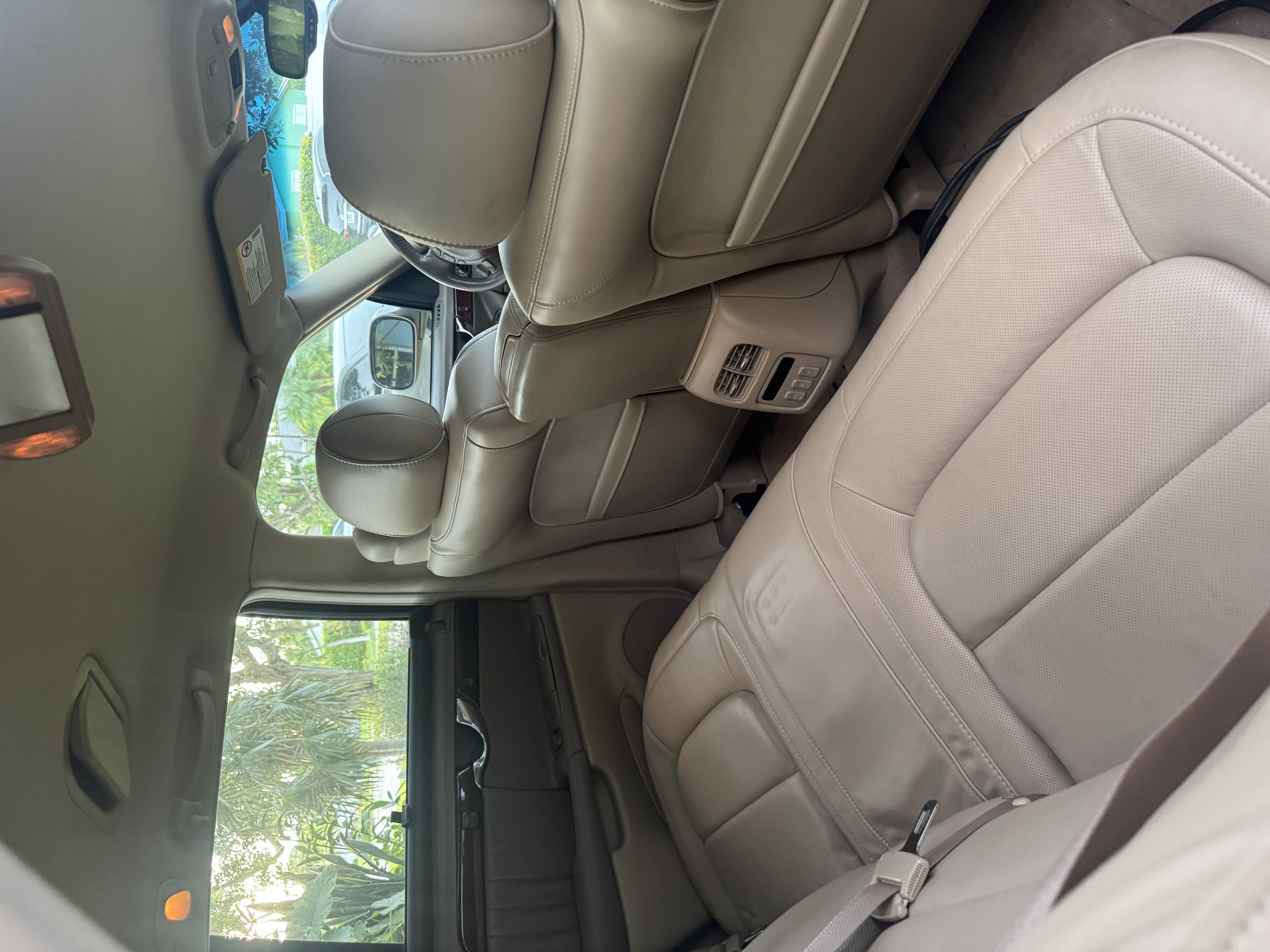 Used 2004 Cadillac De Ville DHS w/ Equipment Group FWD image 6