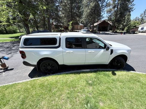 Used 2024 Ford Maverick Lariat w/ Black Appearance Package FWD image 2