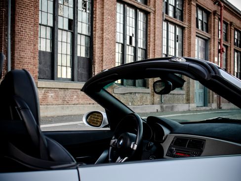 Used 2004 BMW Z4 2.5i image 9