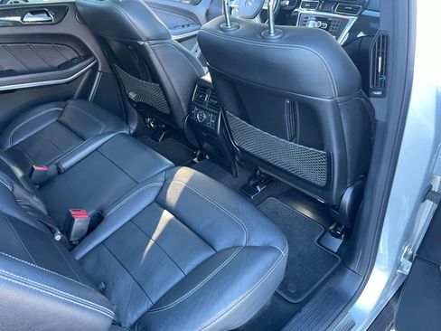 Used 2015 Mercedes-Benz GL 550 4MATIC image 11