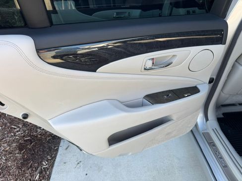 Used 2009 Lexus LS 460 RWD image 20