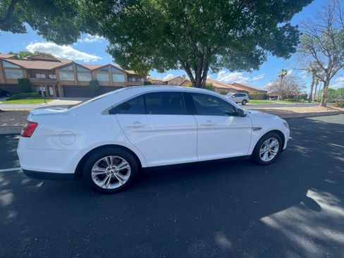Used 2015 Ford Taurus SEL FWD image 2