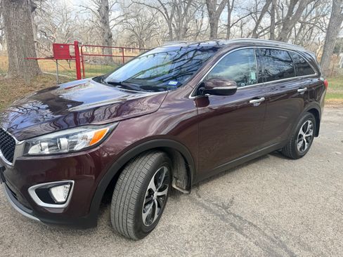 Used 2016 Kia Sorento EX image 1