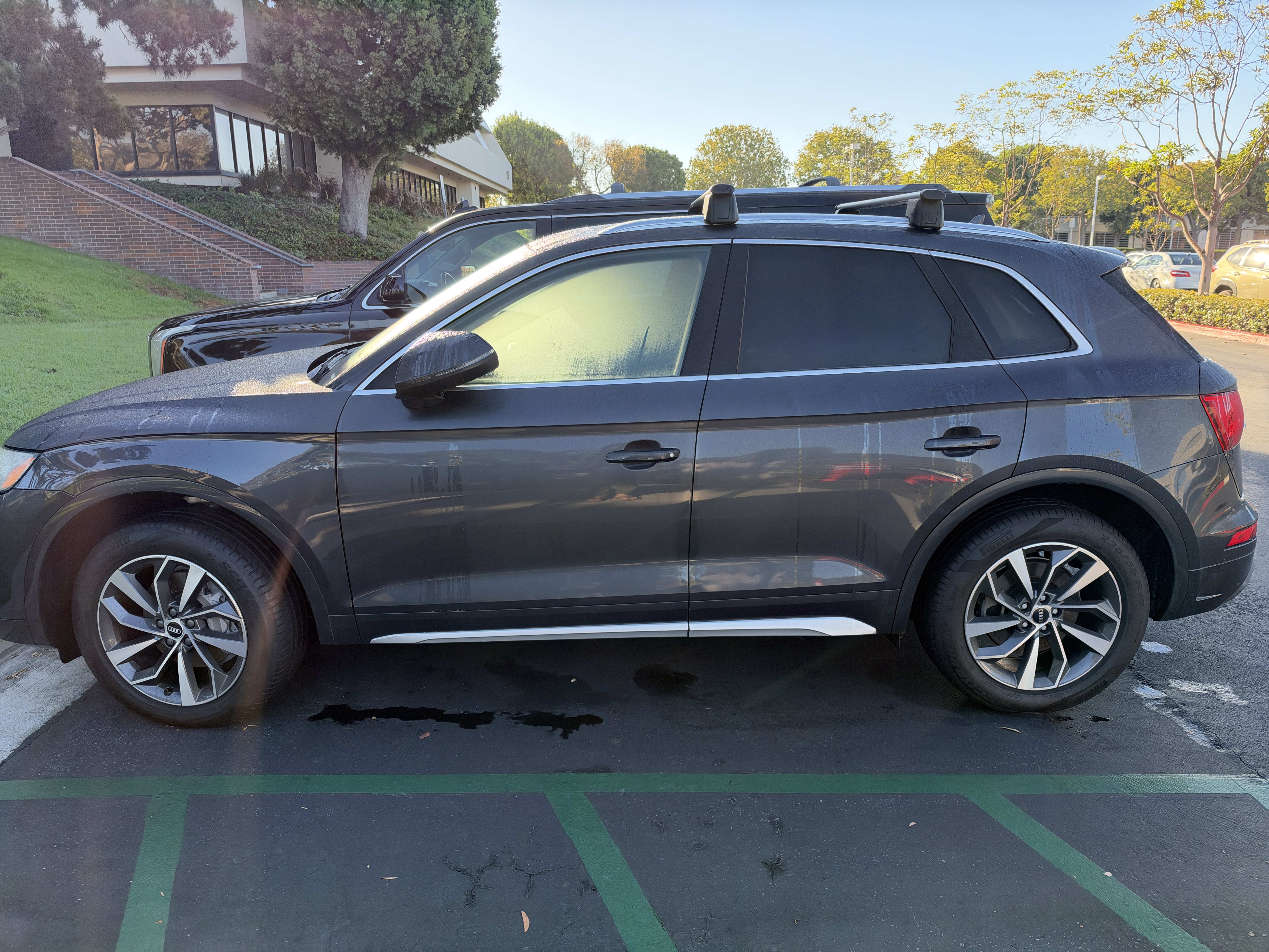 Used 2021 Audi Q5 2.0T Premium w/ Convenience Package AWD/4WD image 4