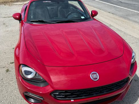 Used 2017 FIAT 124 Spider Classica RWD image 13