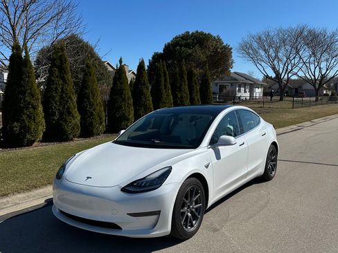 Used 2020 Tesla Model 3 Long Range image 11