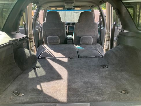 Used 2001 Chevrolet Blazer LS w/ Preferred Equipment Group image 16