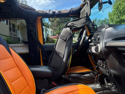 Used 2012 Jeep Wrangler Sport AWD/4WD image 14