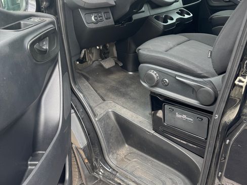Used 2019 Mercedes-Benz Sprinter 144 image 11