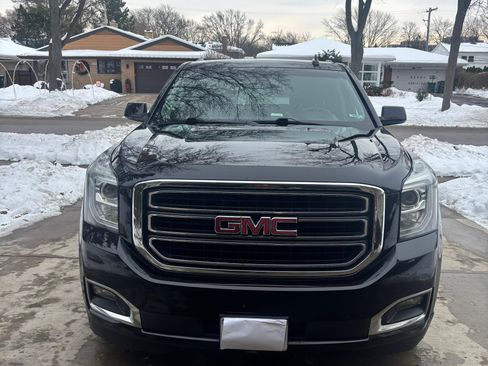 Used 2018 GMC Yukon XL SLT image 2