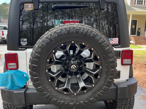 Used 2017 Jeep Wrangler Unlimited Sport w/ Quick Order Package 24S image 10