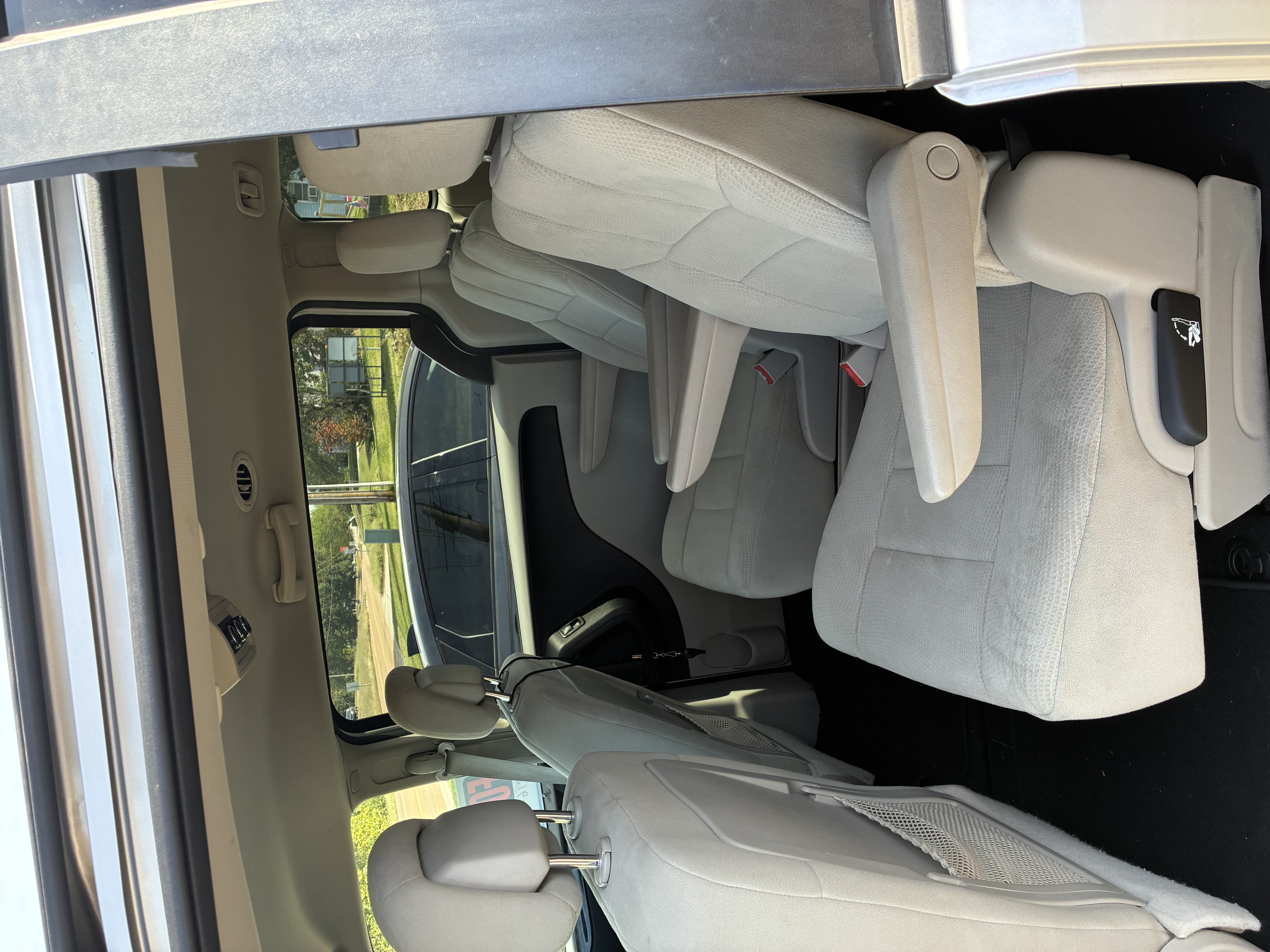 Used 2012 Dodge Grand Caravan SXT FWD image 9