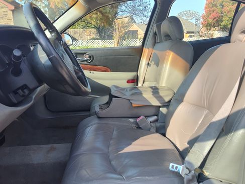 Used 2004 Buick Le Sabre Custom image 8