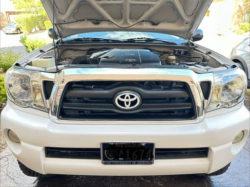 Used 2005 Toyota Tacoma PreRunner RWD image 25