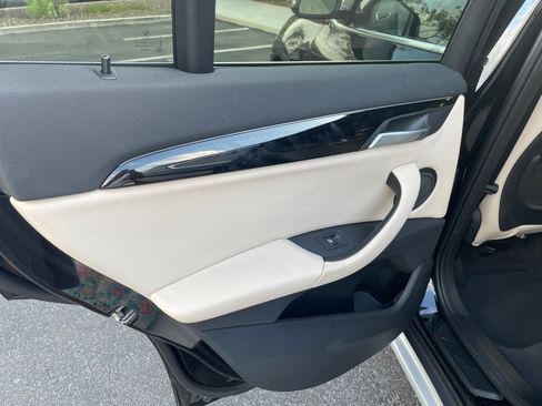 Used 2019 BMW X1 sDrive28i image 13