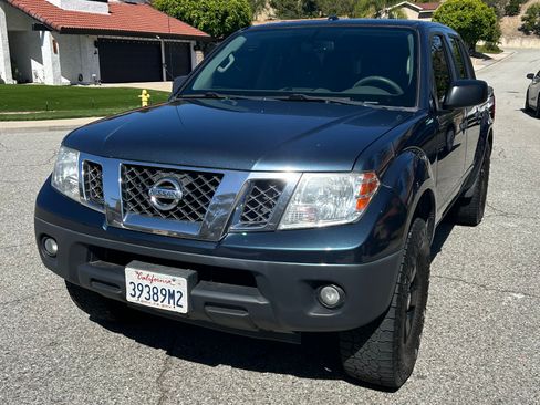Used 2014 Nissan Frontier SV w/ SV Value Truck Package RWD image 6