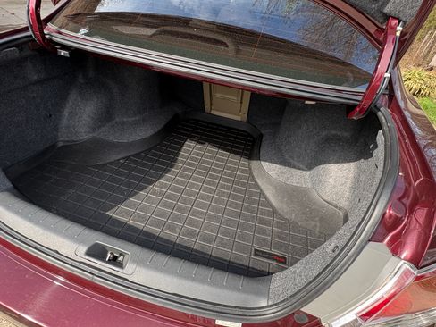 Used 2011 Honda Accord EX-L image 8