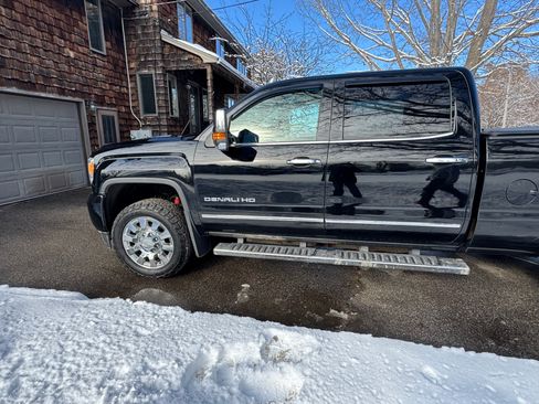 Used 2015 GMC Sierra 2500 Denali w/ Duramax Plus Package image 16