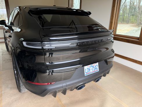 Used 2024 Porsche Cayenne Turbo GT image 4