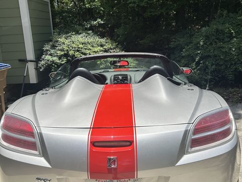 Used 2007 Saturn Sky RWD image 4