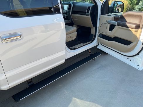 Used 2018 Ford F150 Lariat w/ Equipment Group 502A Luxury AWD/4WD image 6