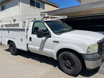 Used 2006 Ford F350 2WD Regular Cab Super Duty