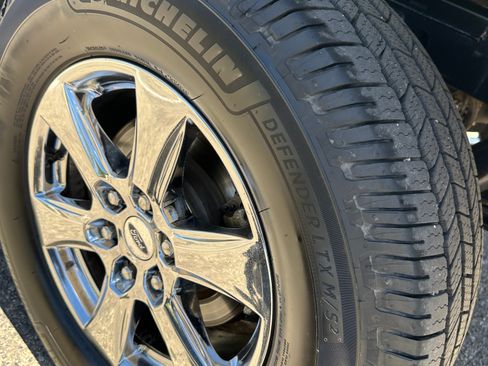 Used 2019 Ford F150 XLT w/ Equipment Group 302A Luxury AWD/4WD image 23