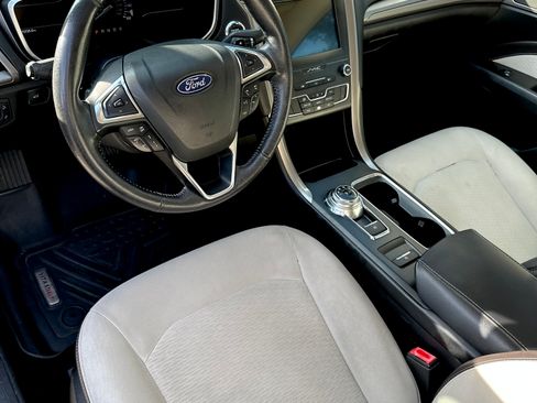 Used 2019 Ford Fusion SE w/ Equipment Group 151A image 10