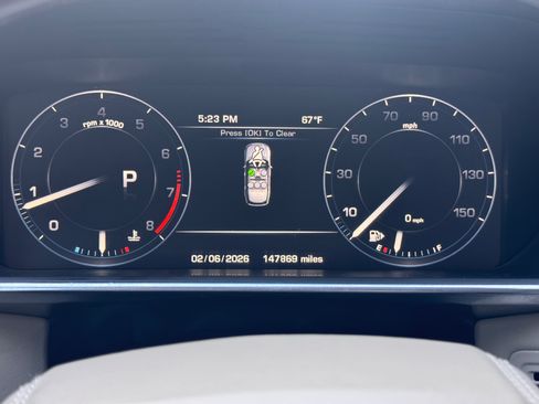 Used 2015 Land Rover Range Rover HSE image 16