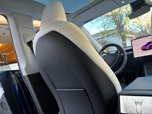 Used 2026 Tesla Model Y Long Range image 12