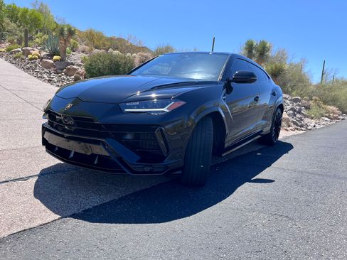Used 2024 Lamborghini Urus S AWD/4WD image 10